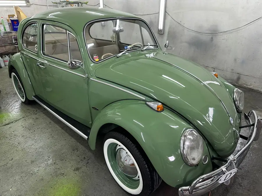 Volkswagen Escarabajo verde
